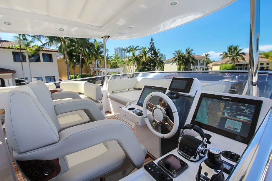 2017 Azimut Magellano 66